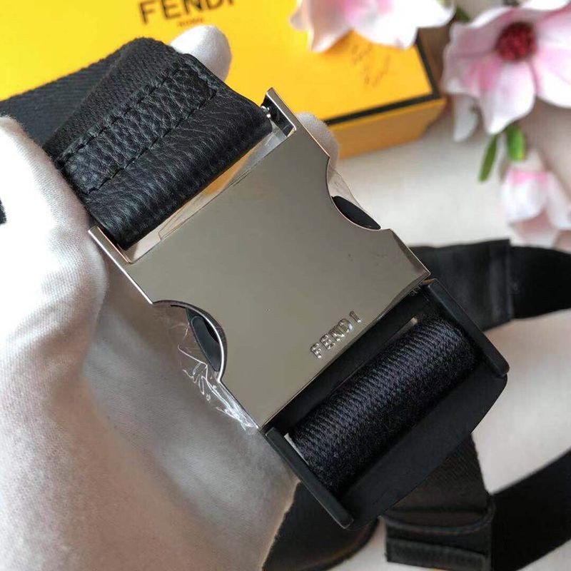 ★日本!!人気！フェンディ カーフレザー ベルトバッグ コピー feg92007N級品