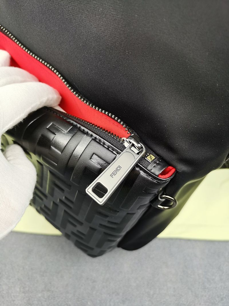 21AW新作フェンディ ピーカブーバックパック スーパーコピー feh31094N級品