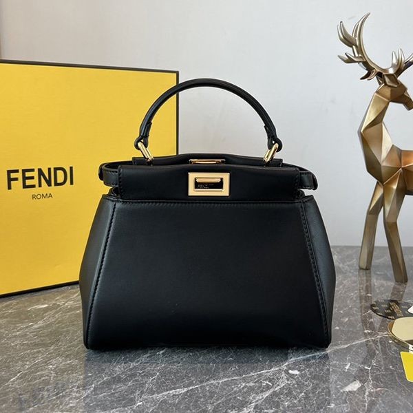 送料込 フェンディ ショルダーバッグ 新作入手困難 fej07775通販