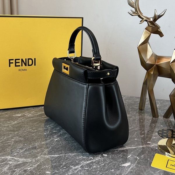 送料込 フェンディ ショルダーバッグ 新作入手困難 fej07775激安送料無料