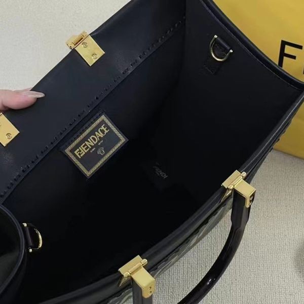 フェンディ×ヴェルサーチェ トートバッグ スーパーコピー 人気話題コラボ fej40875代引きを販売