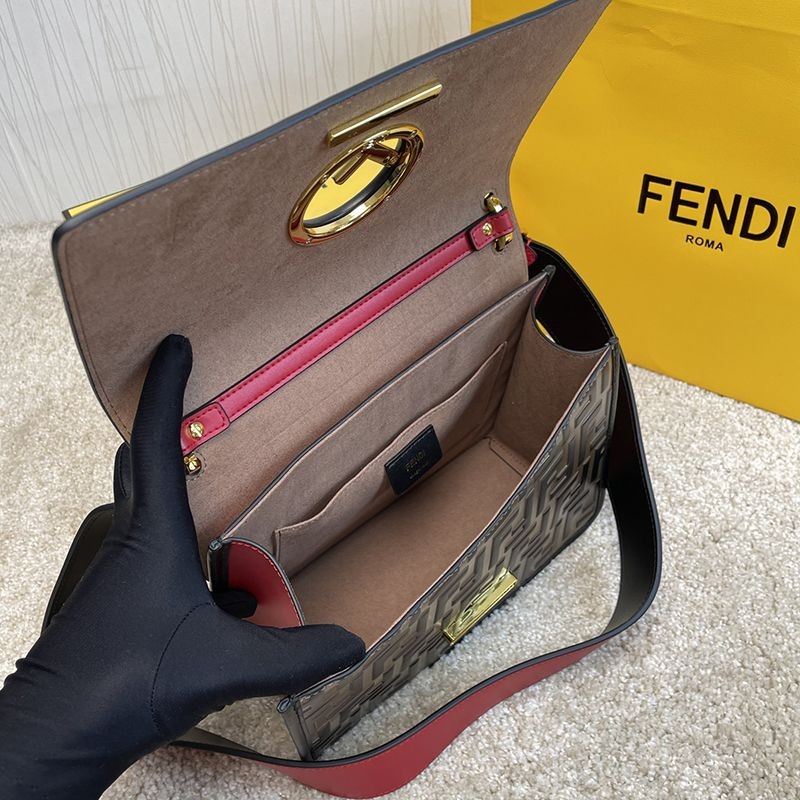 ★日本!!人気！フェンディ キャナイ エフ 偽物 レザー バッグ fej69731品質保証
