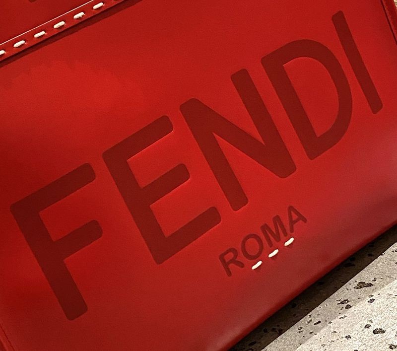 入手困難フェンディ サンシャイン ラージ 偽物 レザーショッパー fej84444人気