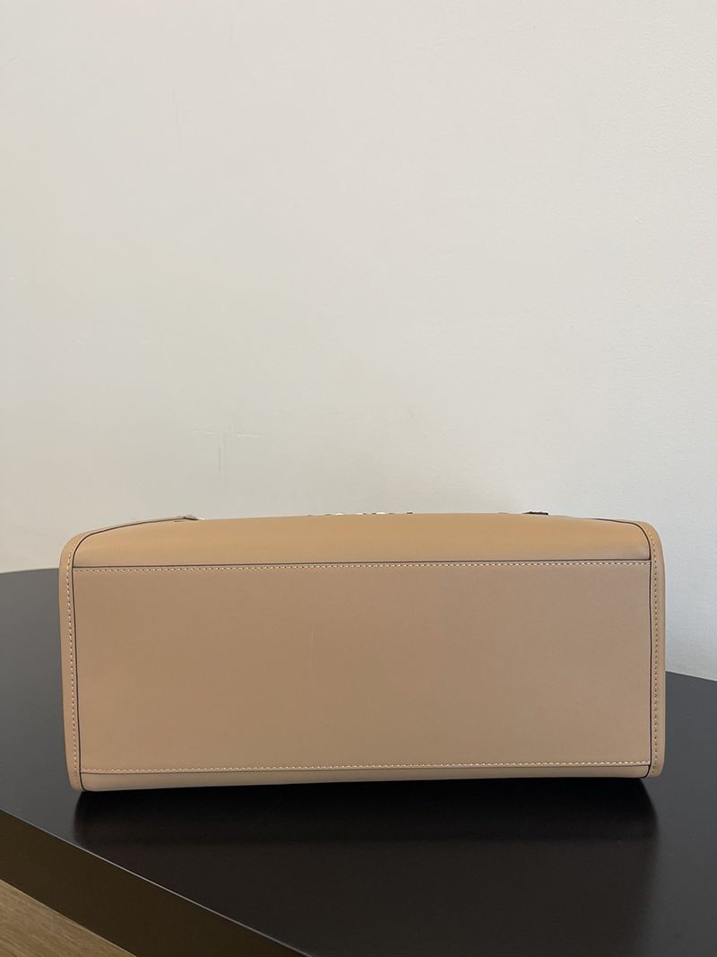 ☆超人気☆フェンディ サンシャイン コピー ミディアム エラフレザー ショッパーバッグ fek48278N級品