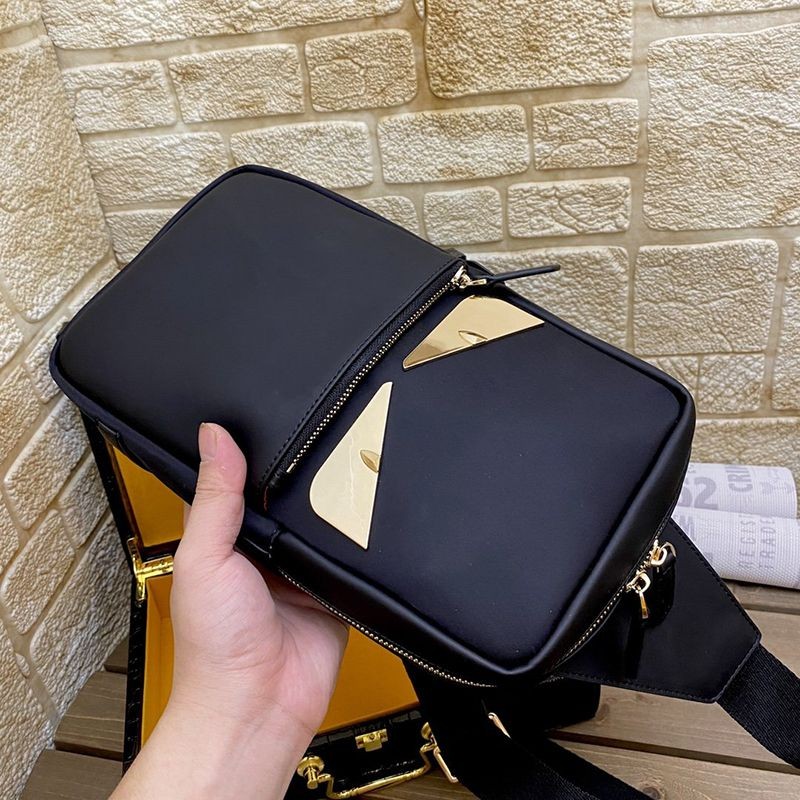 人気急上昇フェンディ バッグ バグズ 偽物 ナイロンワンショルダーバックパック fek65645N級品