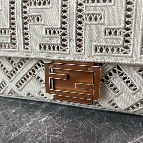 フェンディ バゲットFF刺繍 ハウンド ショルダーバッグ コピー fel58811高い品質