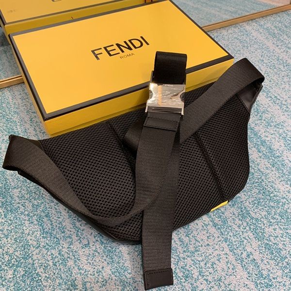 大人気!フェンディ マルチカラーレザー ベルトバッグ 偽物 fel79742通販