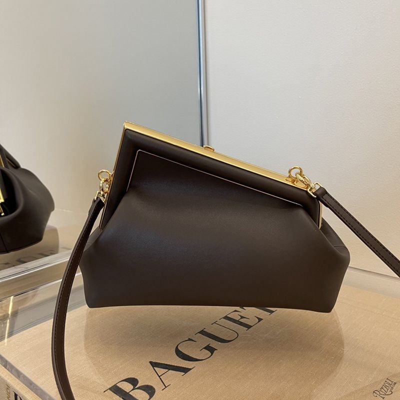 ☆超人気☆フェンディ ファースト 偽物 レザー バッグ feo26357代引きを販売