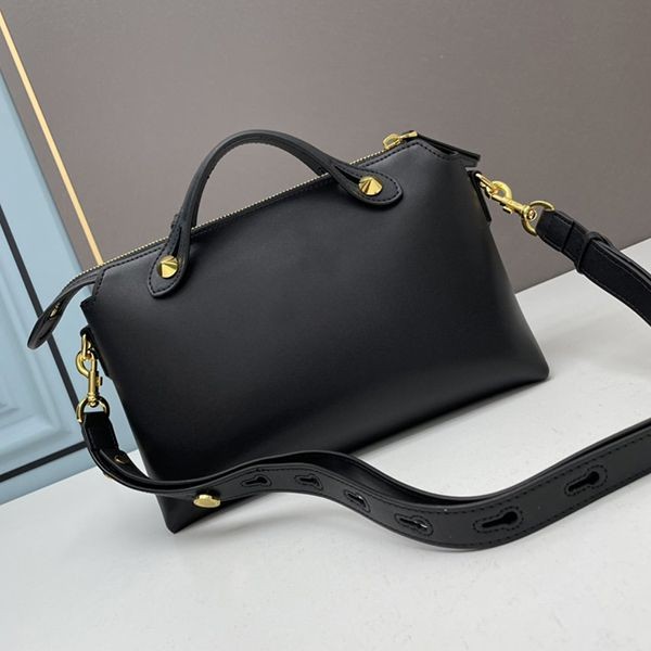《大人気》フェンディ ショルダーバッグ 偽物 ミディアム BY THE WAY キャンバス 2WAY feo27442激安送料無料