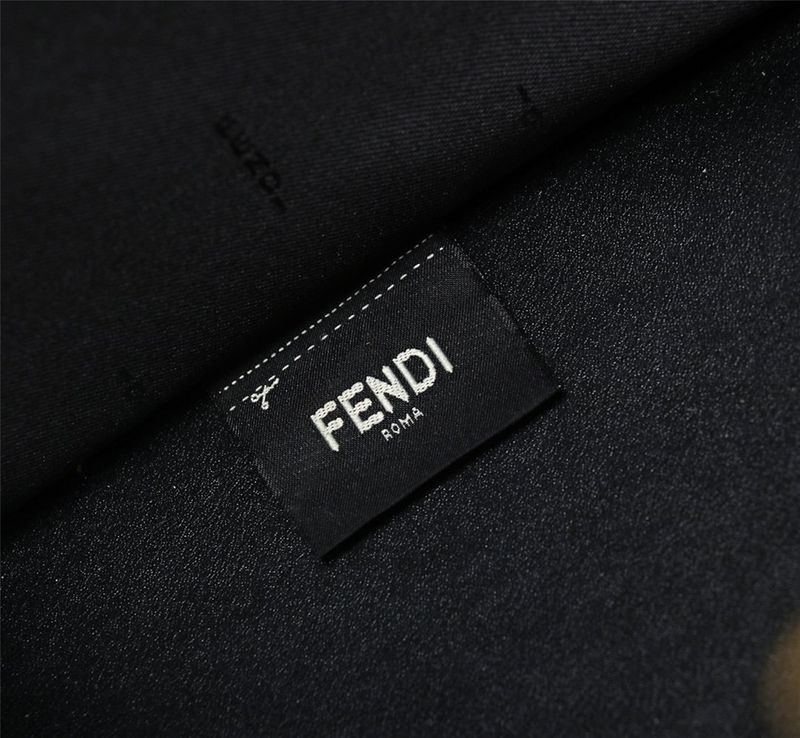 超話題!フェンディ コピー サンシャイン レザーショッパーバッグ fep34547代引きを販売