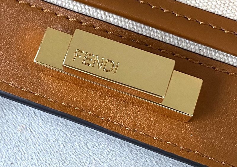 春もの新作フェンディピーカブー エックストート コピー FFウール バッグ fep98390N級品