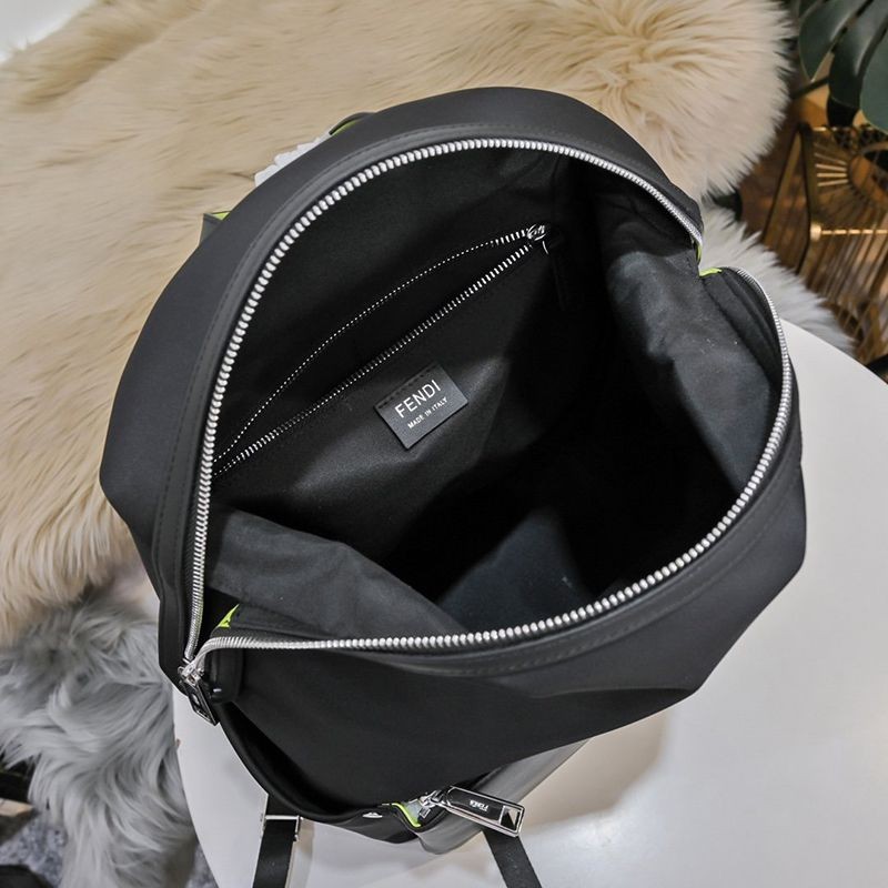 希少色フェンディ 偽物 ブラックナイロン＆レザー バックパック feq17149品質保証