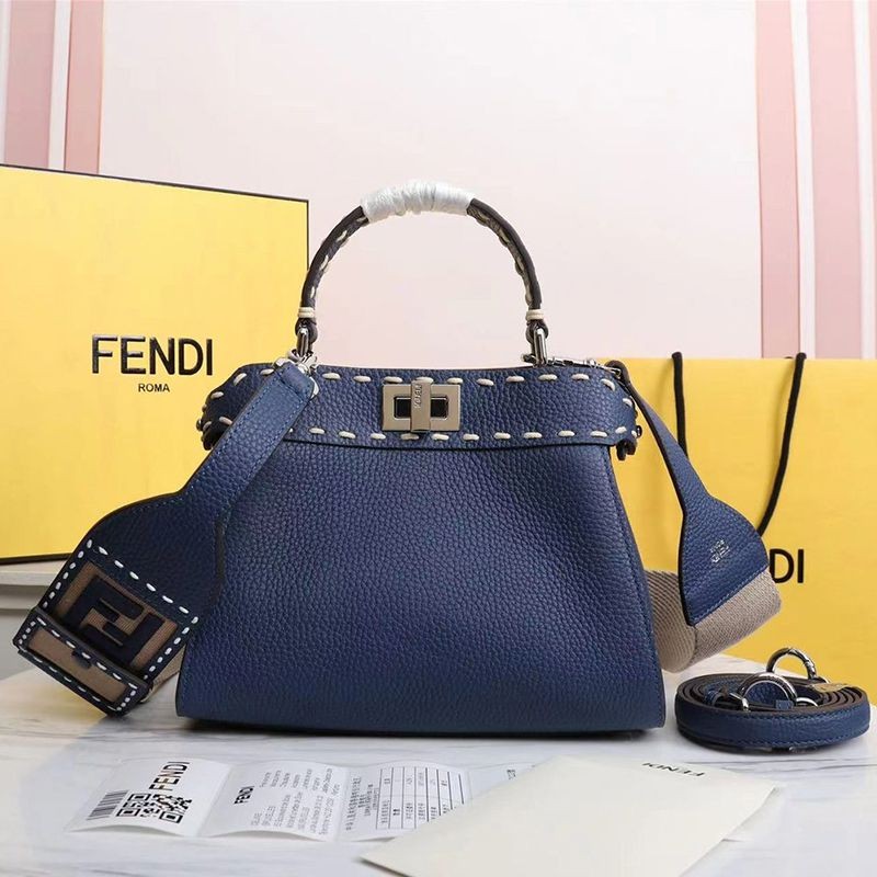 入手困難フェンディ コピー ピーカブー ミニ フルグレインレザー バッグ feq31832