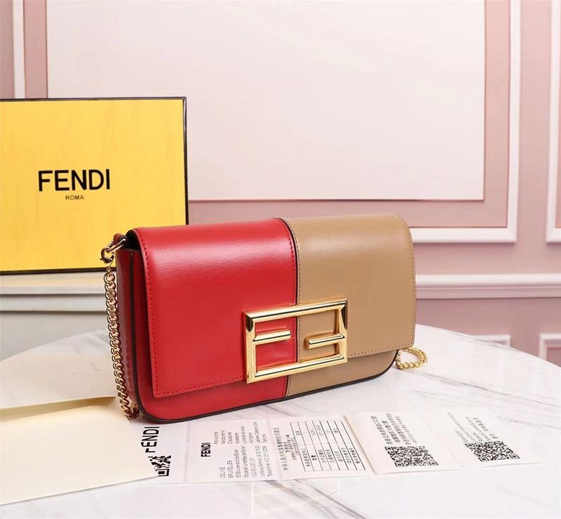 【日本未発売】フェンディ バゲット 偽物 レッド＆ベージュ スエード／レザー バッグ fer33299通販