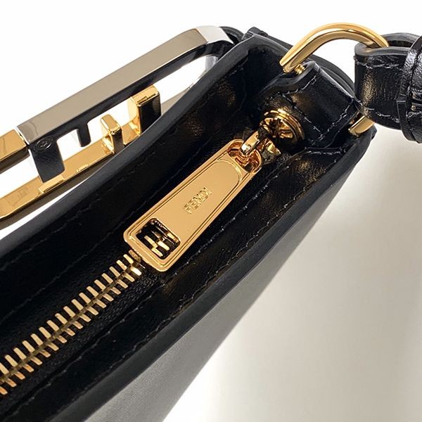 入手困難 フェンディ オーロック 偽物 スウィング レザー ポーチ fes65233品質保証