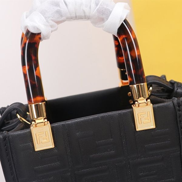 フェンディ Sunshine Shopper FF柄 レザーミニバッグ 偽物 fet50094人気