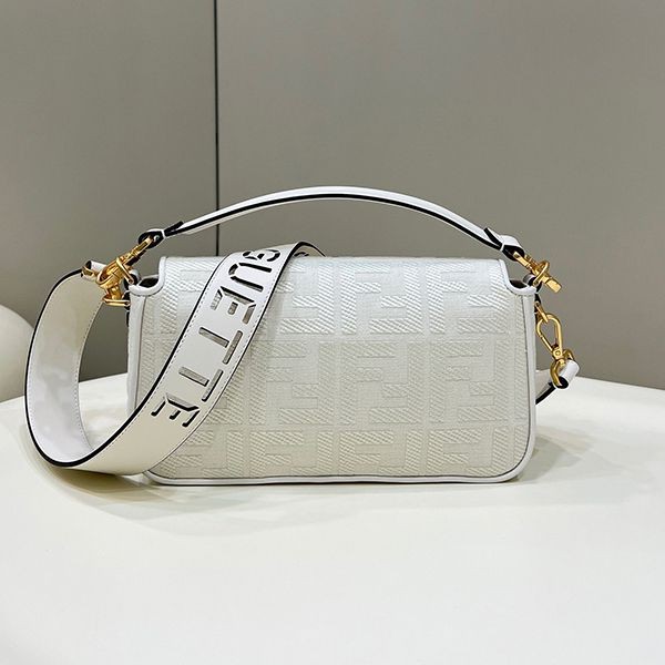 最安値挑戦 フェンディ バゲット FFキャンバス コピー feu03986通販