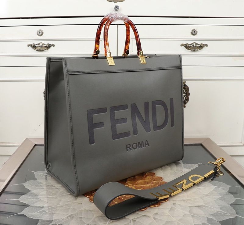 可愛いフェンディ サンシャイン コピー レザーショッパーバッグ feu05711代引きを販売