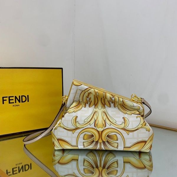 フェンディ ヴェルサーチェ 激安フェンダーチェ コラボ ショルダーバッグ feu08979通販