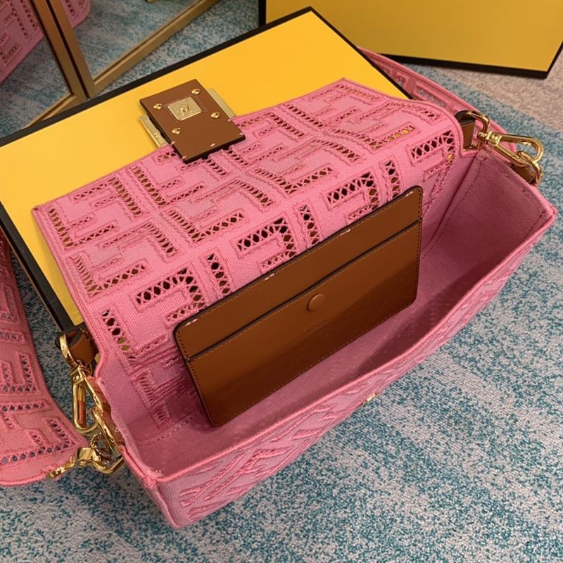 日本未入荷フェンディ バゲット キャンバス バッグ 偽物/刺繍 feu38678最高級