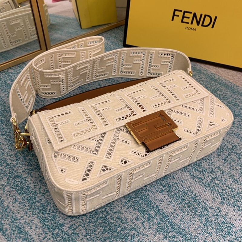 春もの新作フェンディ バゲット キャンバス バッグ 偽物/刺繍 fev41992品質保証