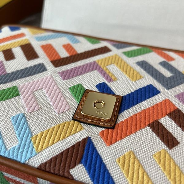 フェンディ バゲットFF刺繍 ハウンド ショルダーバッグ 偽物 few86164代引きを販売