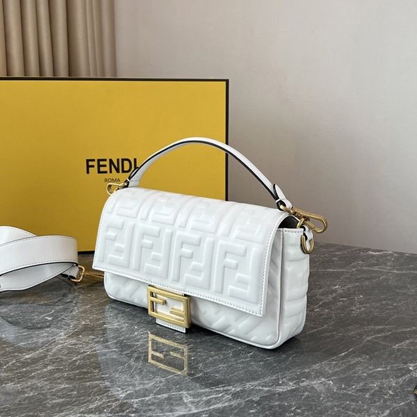 フェンディ ホワイトレザー バゲット コピー通販 ラージ ショルダーバッグ fey23095激安送料無料