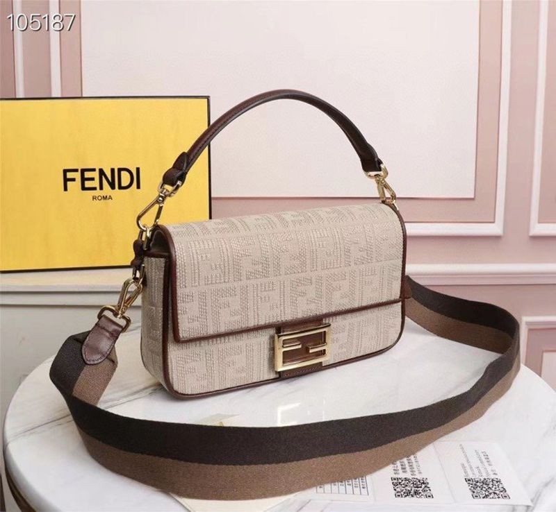 希少色フェンディ ミディ 偽物 バゲット FFファブリック バッグ fey40952通販