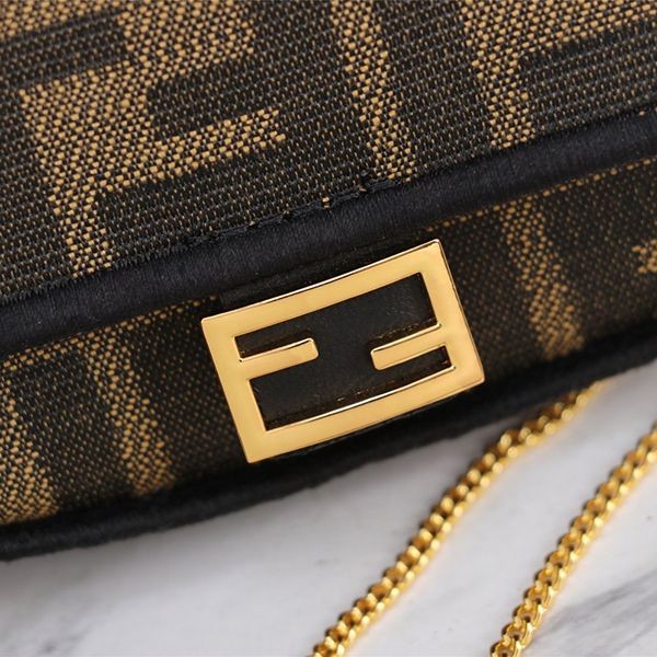 入手困難 フェンディ VERSACE コラボナノ バゲット コピー マイクロ バッグ fey71325人気