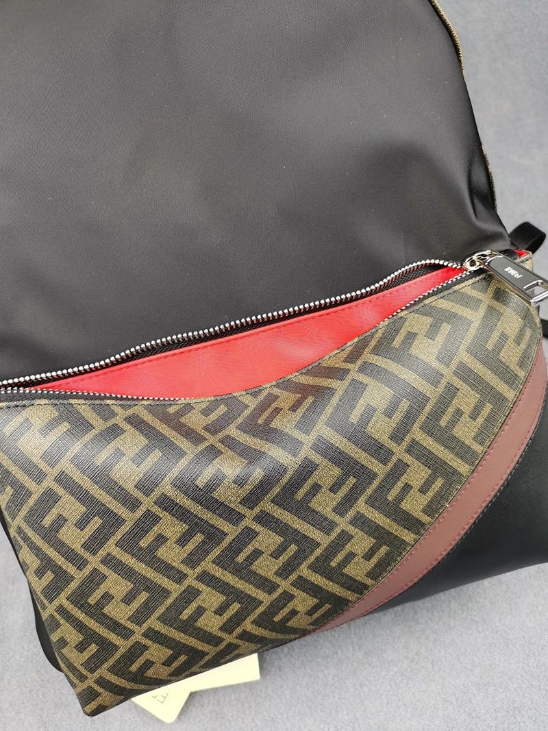 日本未入荷フェンディ バックパック 偽物 ブラックナイロン バックパック fez25036最高級