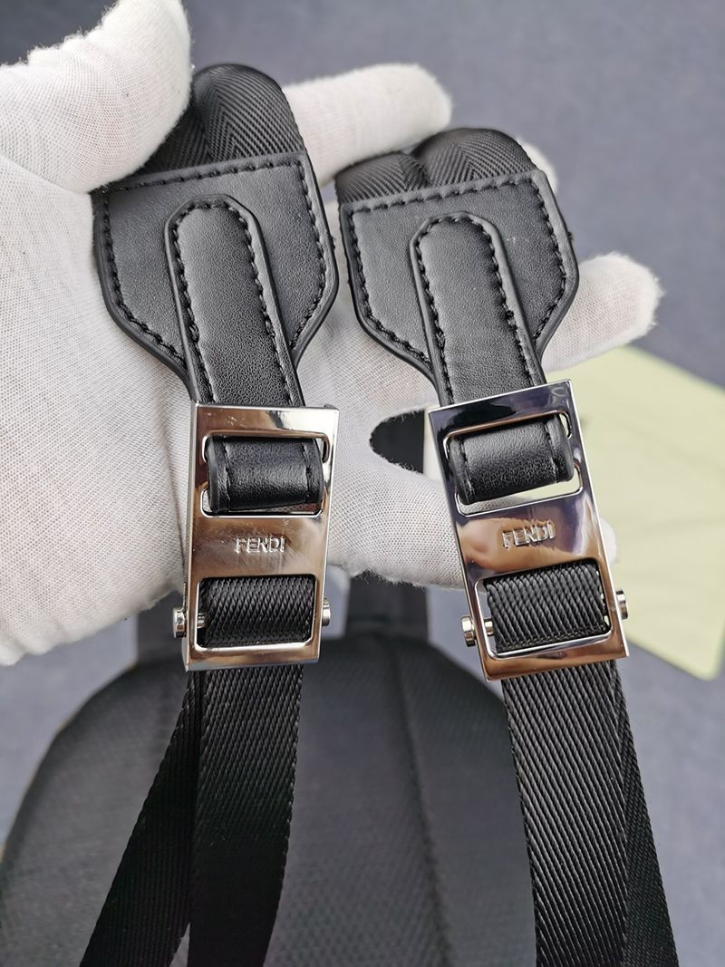 日本未入荷フェンディ バックパック 偽物 ブラックナイロン バックパック fez25036N級品