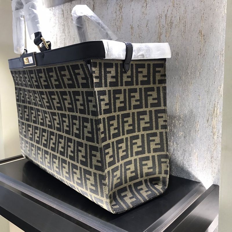 大人気！フェンディ ピーカブー 偽物 エックストート FFキャンバス バッグ fez34622高い品質