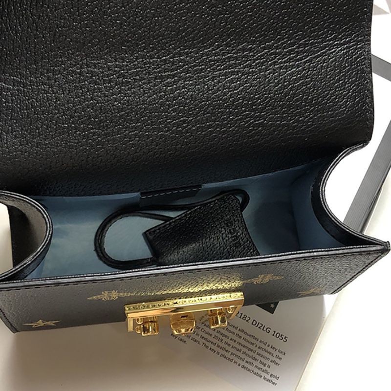 【グッチ】Padlock☆ビー&スター レザースモールショルダーバッグコピー 432182 DJ2LG 1055代引きを販売