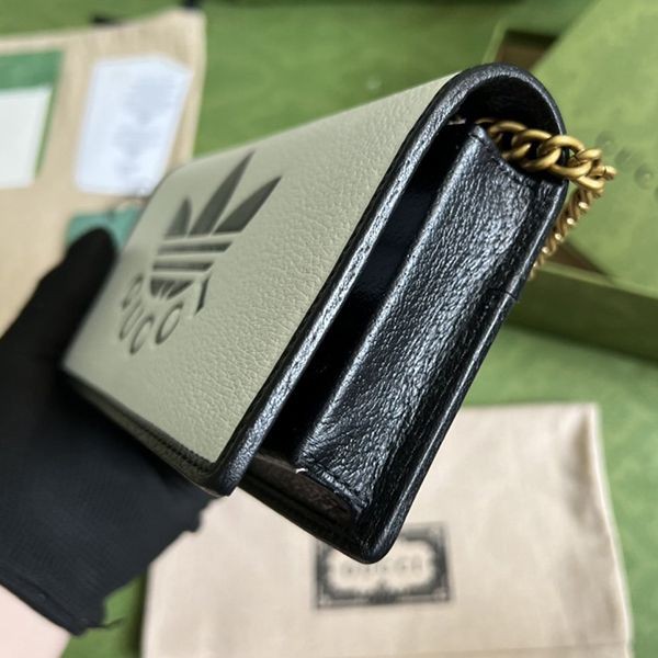 超希少！アディダス×グッチ 偽物 チェーン付き ウォレット ショルダーバッグ 621892UZ3BG6484高い品質