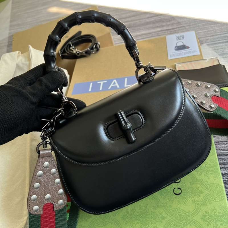 世界中で大人気♪グッチ バンブー コピー スモール トップハンドルバッグ 3色 gub92465人気