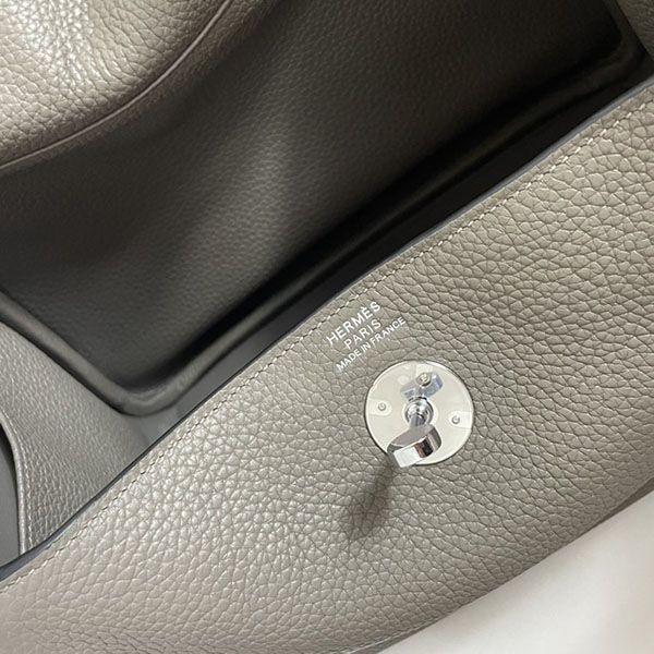 エルメス リンディ26 Lindyシルバー トリヨンクレマンス erd75860代引きを販売