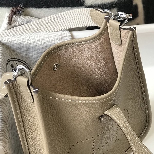 【使い勝手抜群】エルメス エヴリン コピー ミニ 16 TPM ノワール erf66239N級品