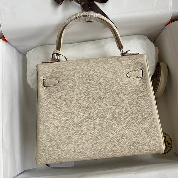 入手困難エルメス 偽物 ケリー 25cm 内縫い タッチ シルバー金具 erg96683通販