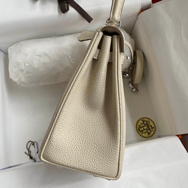 入手困難エルメス 偽物 ケリー 25cm 内縫い タッチ シルバー金具 erg96683人気