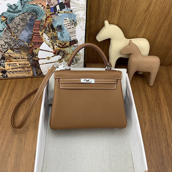 注目度抜群！エルメス ケリー 25 偽物 シルバー金具 erm56046