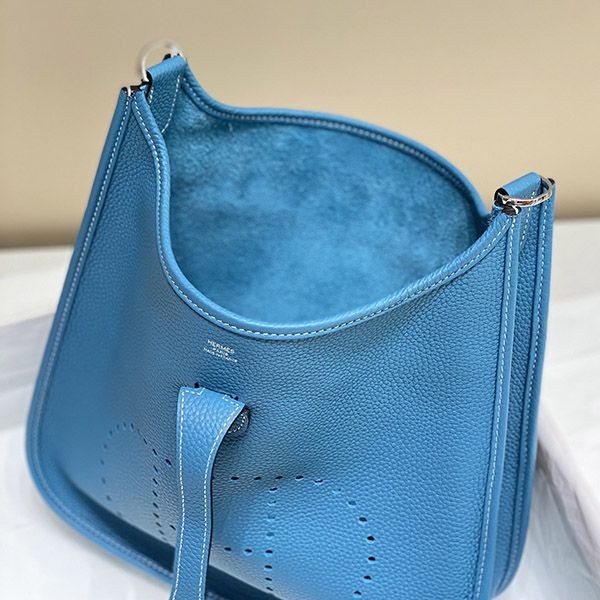 入手困難☆完売必至 ブランドエルメス Evelyne III 29 エブリンPM ern33753