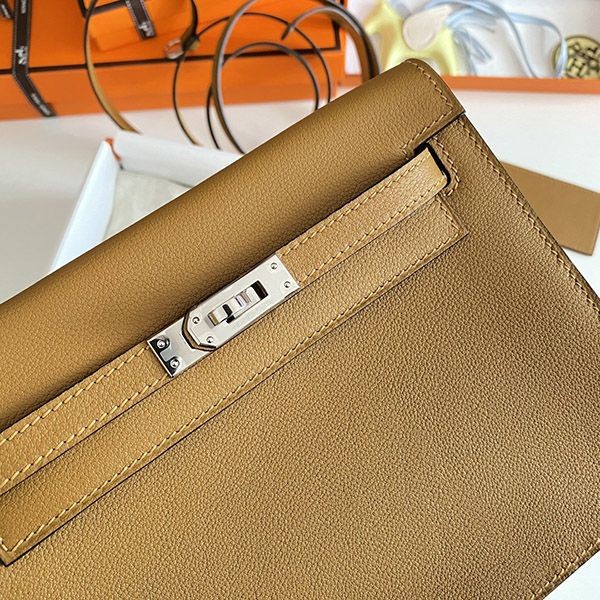 日本未入荷エルメス ケリーダンス 偽物 22cm 内縫 2色金具 ero90864代引きを販売