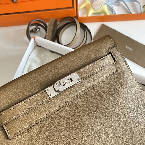 送料込エルメス 偽物 ケリーダンス 22cm ブラウン 内縫 2色金具 erx65514代引きを販売