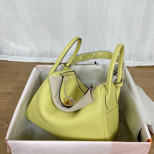 エルメス リンディ26 Lindyシルバー トリヨンクレマンス 偽物 ery33450通販