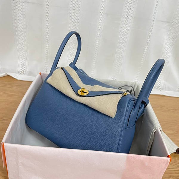 人気No1エルメス 偽物 リンディ 26cm トリヨンクレマンス 2色金具 ery82588品質保証