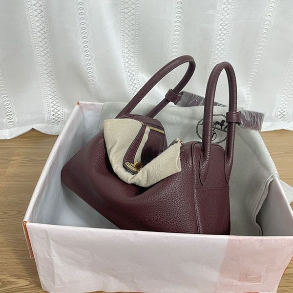 目を惹くカラー エルメス リンディ26 Lindyシルバー トリヨンクレマンス erz53513通販