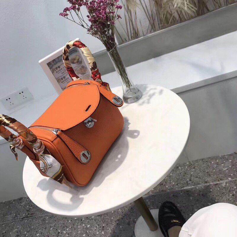エルメス リンディ ミニ ヴェルソ コピー スイフト シルバー金具he26032N級品