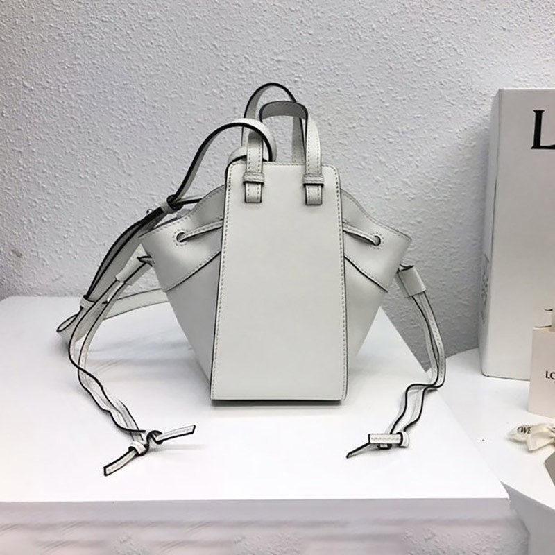 ☆限定☆ ロエベ ハンモック コピー ドローストリング ショルダーバッグ 0010365427通販