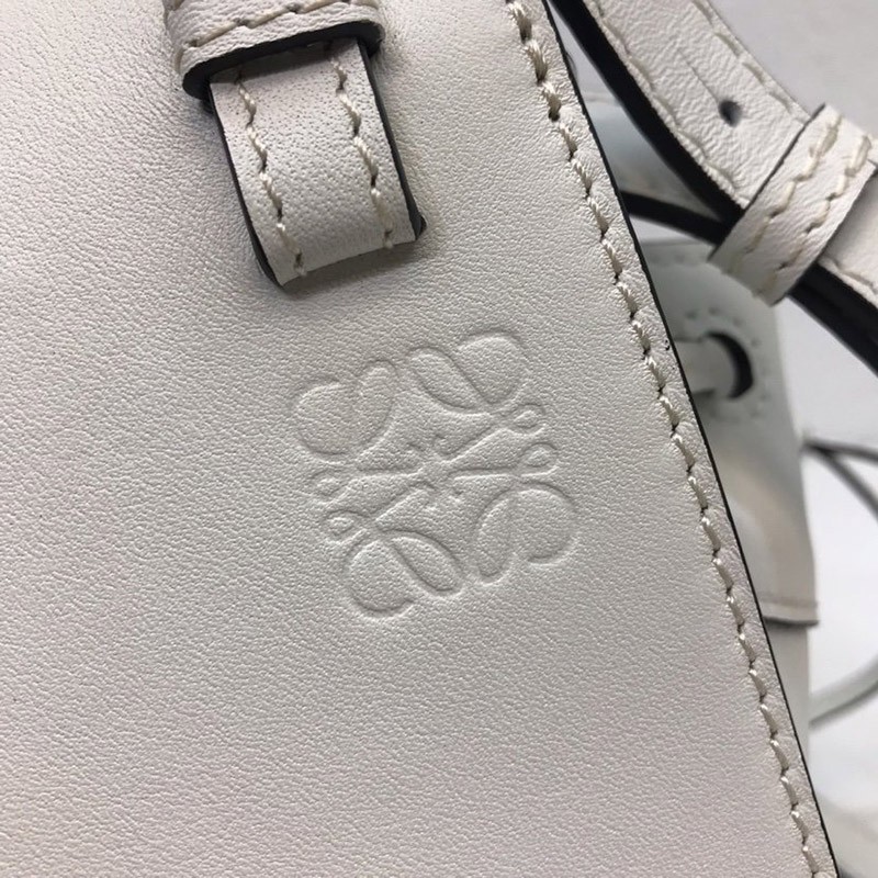 ☆限定☆ ロエベ ハンモック コピー ドローストリング ショルダーバッグ 0010365427N級品