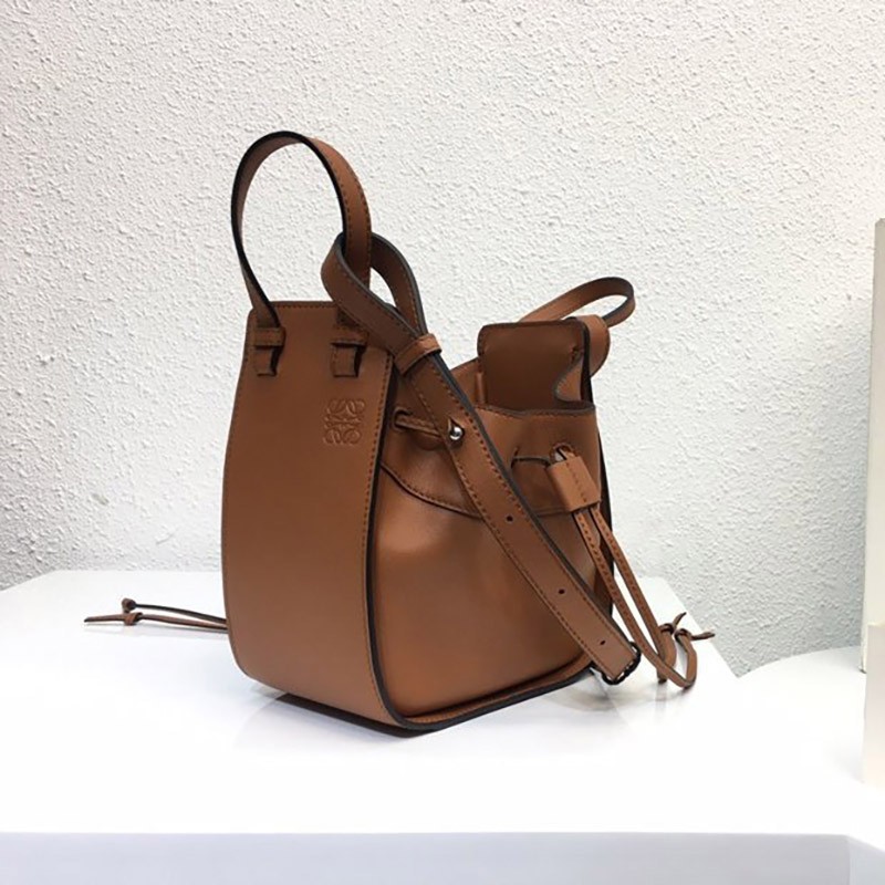 欲しい♡超限定♪ロエベ ハンモック コピー ドローストリング ショルダーバッグ 0010473155激安送料無料